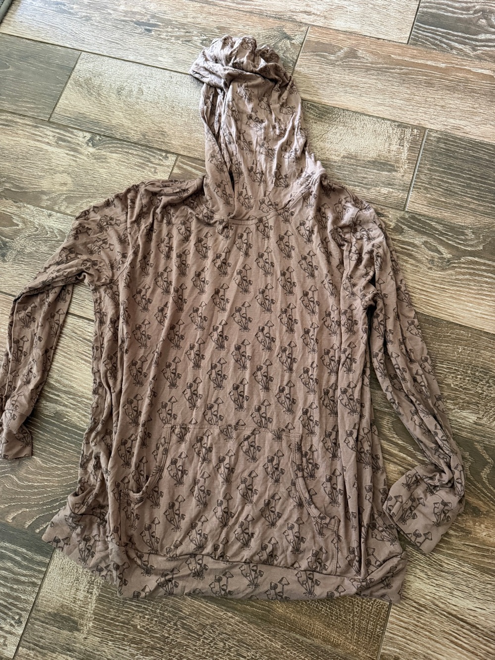 Kate Quinn lightweight mushroom hoodie small